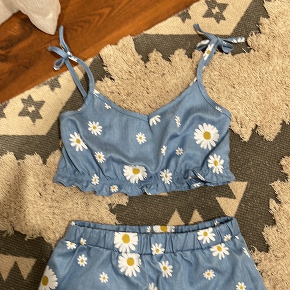 Shein easter matching set - Picture 2 of 5